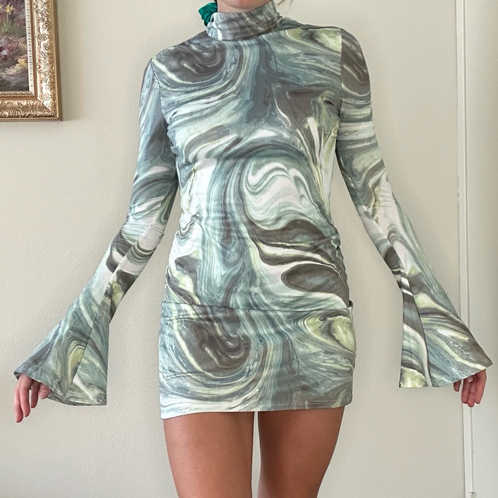Green groovy dress
